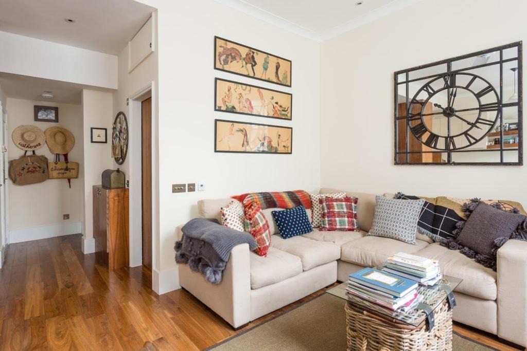 Photo of Livingroom in Redcliffe