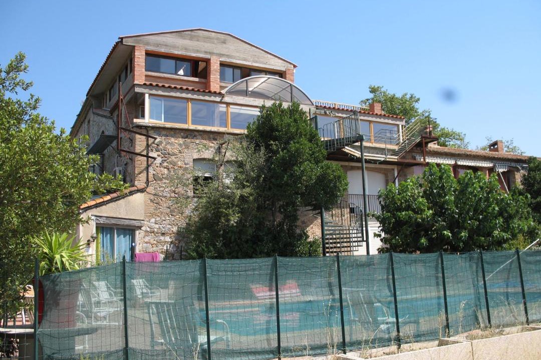 Photo of Others in Claira