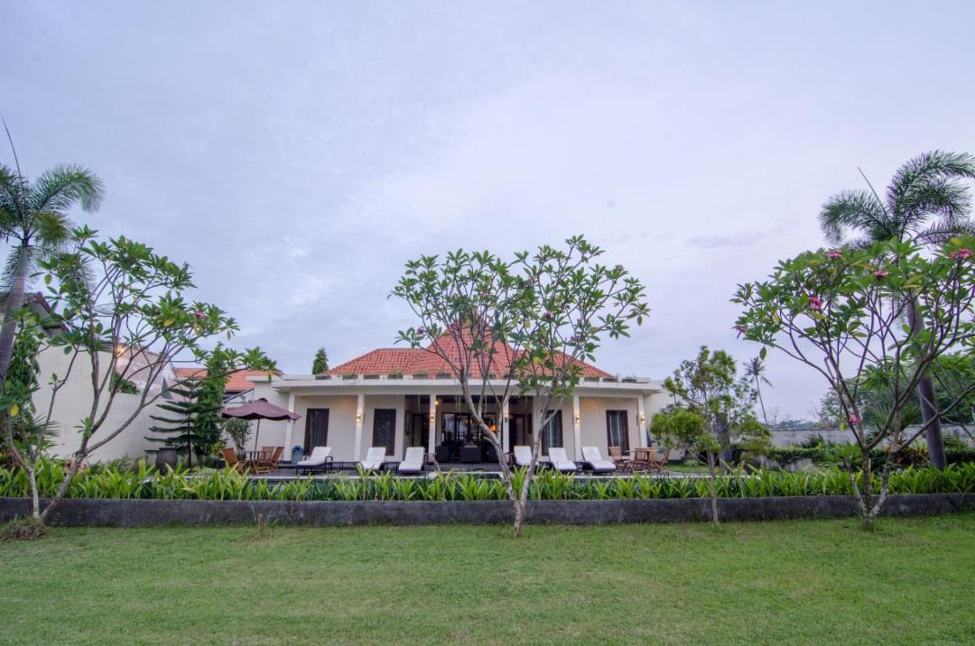 Photo of Buildings in Senggigi
