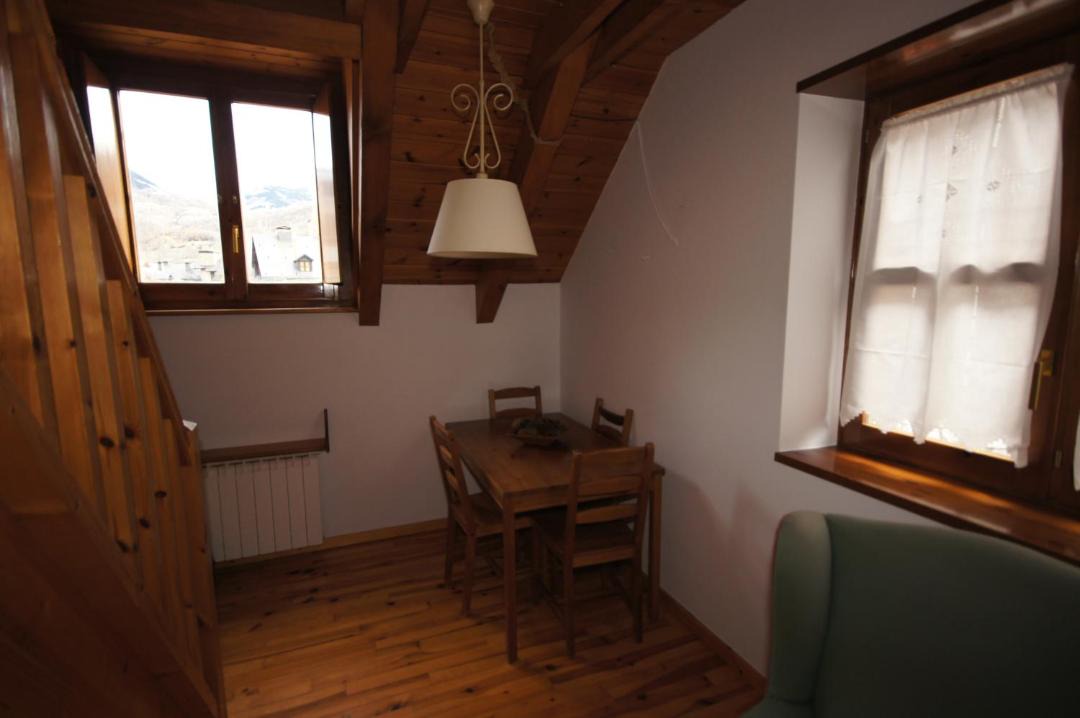 Photo of Others in Linsoles