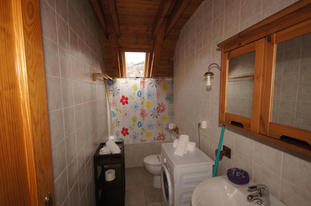 Photo of Bathroom in Linsoles