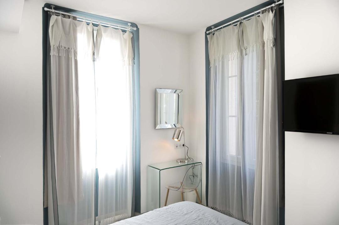 Photo of Bedroom in Cannes City Centre
