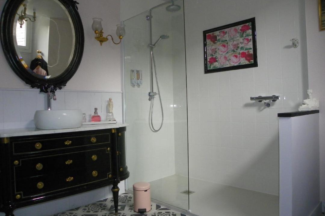 Photo of Others in Cande