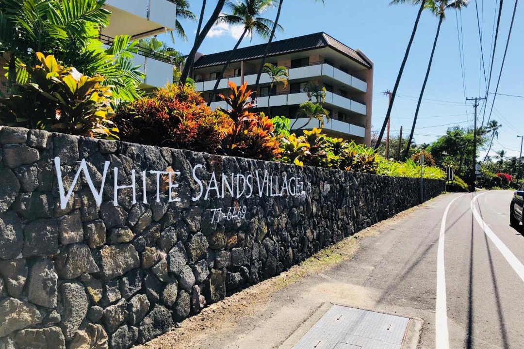 Photo of Others in Kahaluu Bay