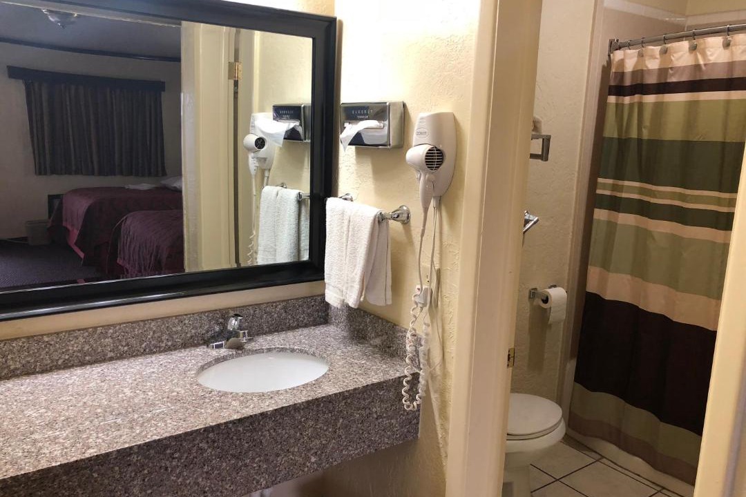 Photo of Bathroom in Elk City
