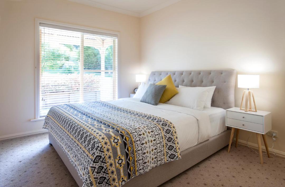 Photo of Others in Emerald