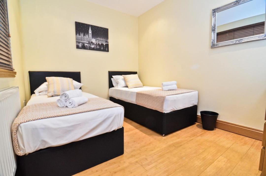 Photo of Others in Evelyn