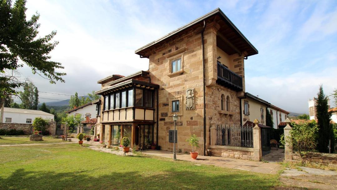 Photo of Buildings in Hermandad de Campoo de Suso