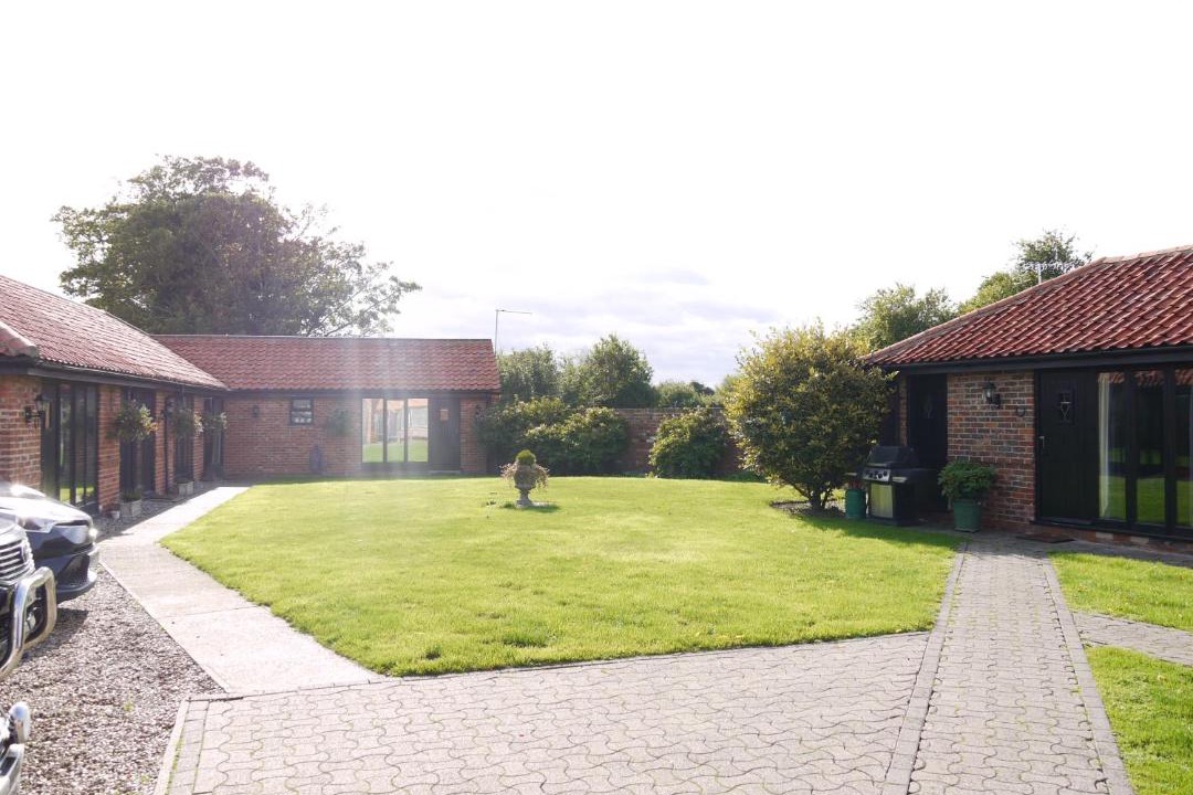 Photo of Buildings in Hopton