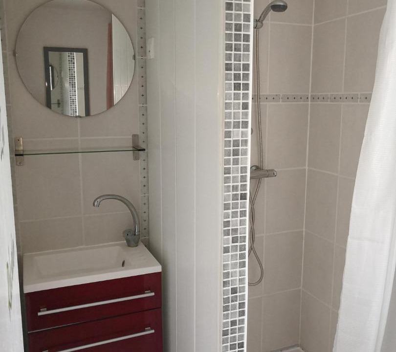 Photo of Bathroom in Neuilly-la-Foret