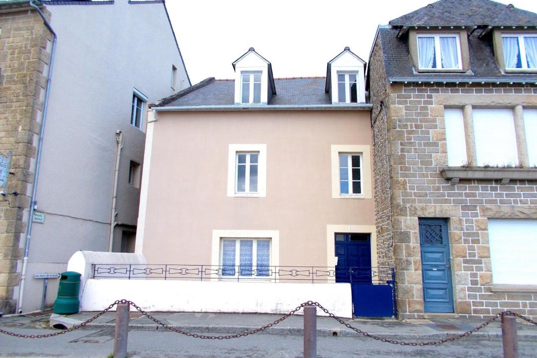 Photo of Buildings in Cancale