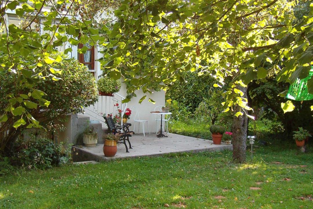 Photo of Others in Bezenet