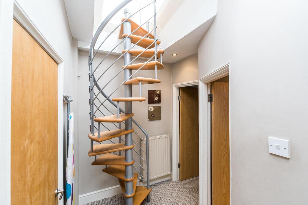 Photo of Others in Kilburn