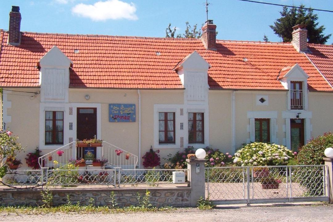 Photo of Others in Bezenet