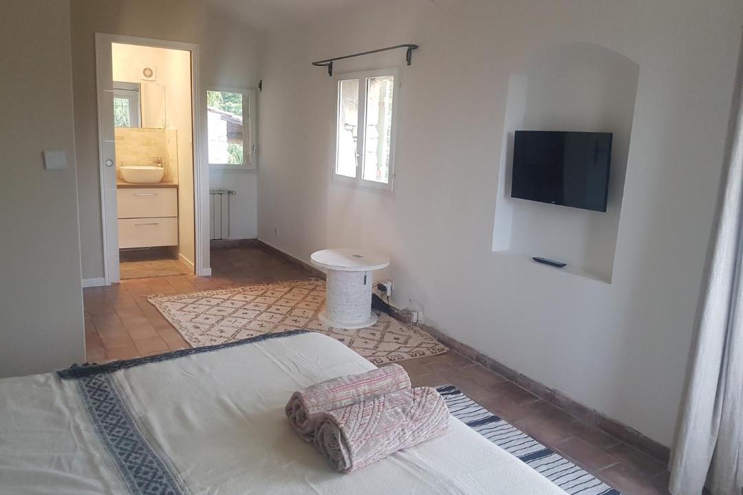 Photo of Bedroom in Saint-Cannat