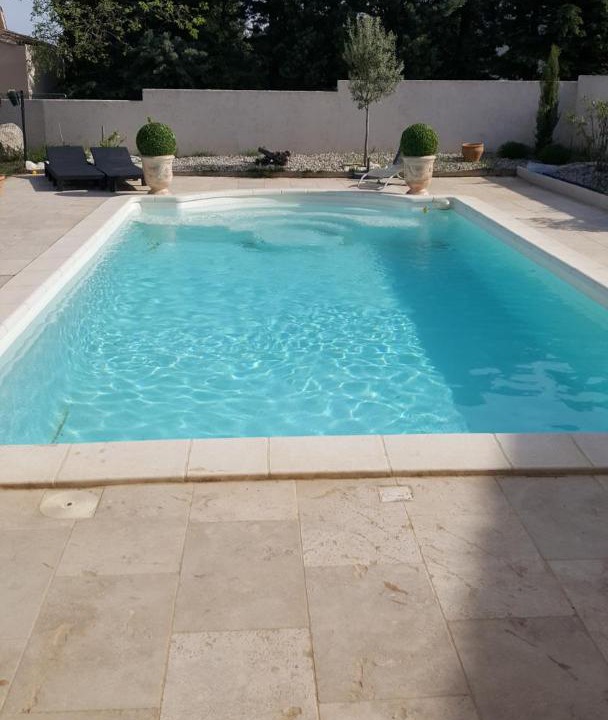 Photo of Others in Tavel