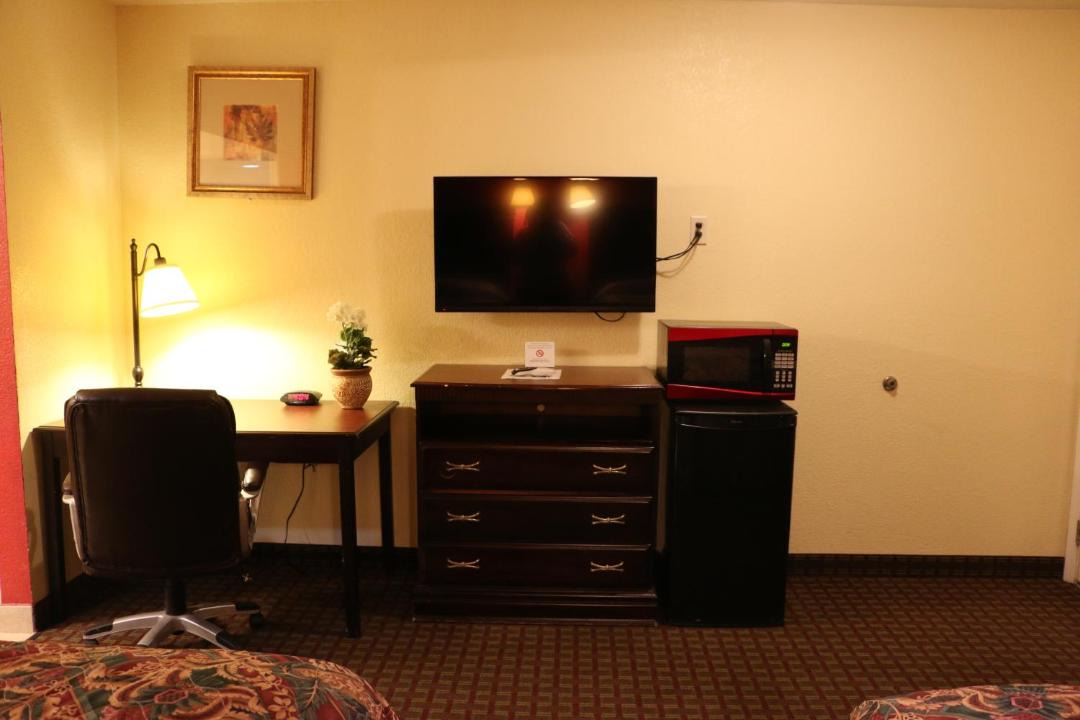 Photo of Livingroom in Ada