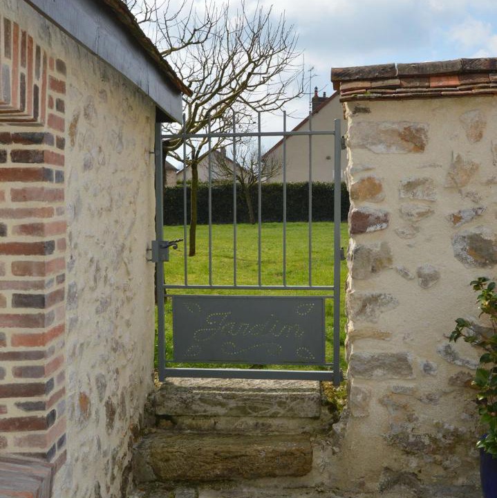 Photo of Buildings in La Villeneuve-au-Chatelot
