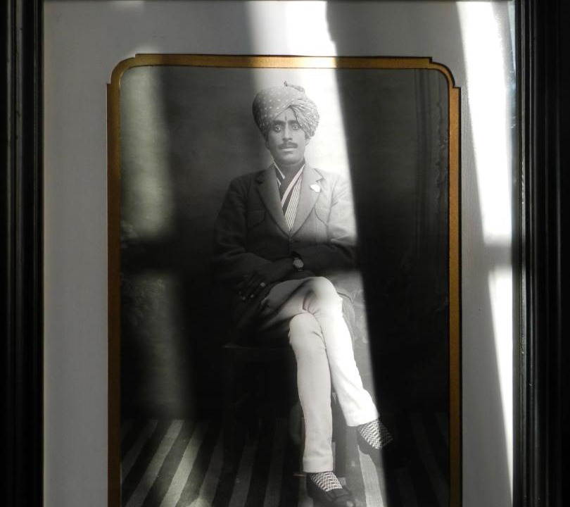 Photo of Human In Picture in Pourrain