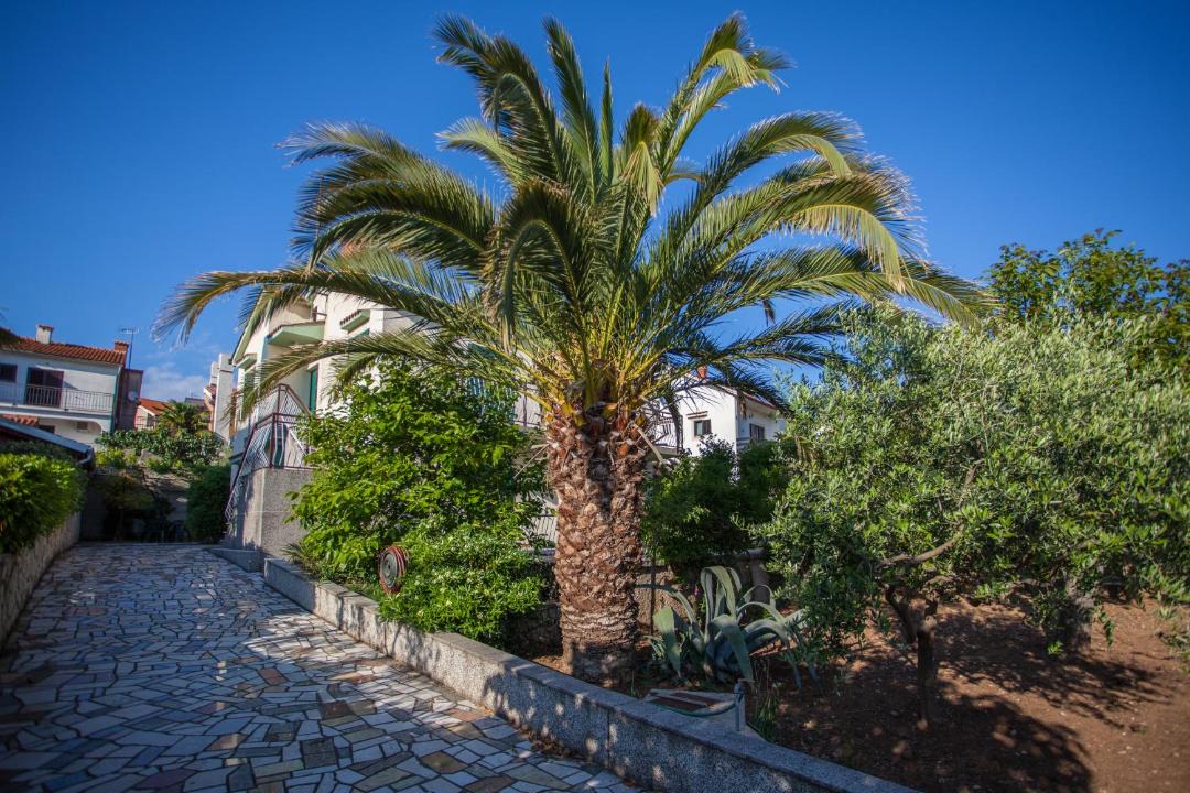 Photo of Others in Cres