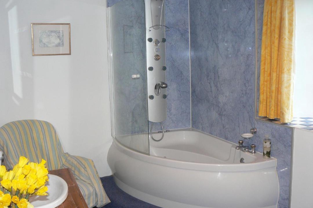 Photo of Bathroom in Westleigh