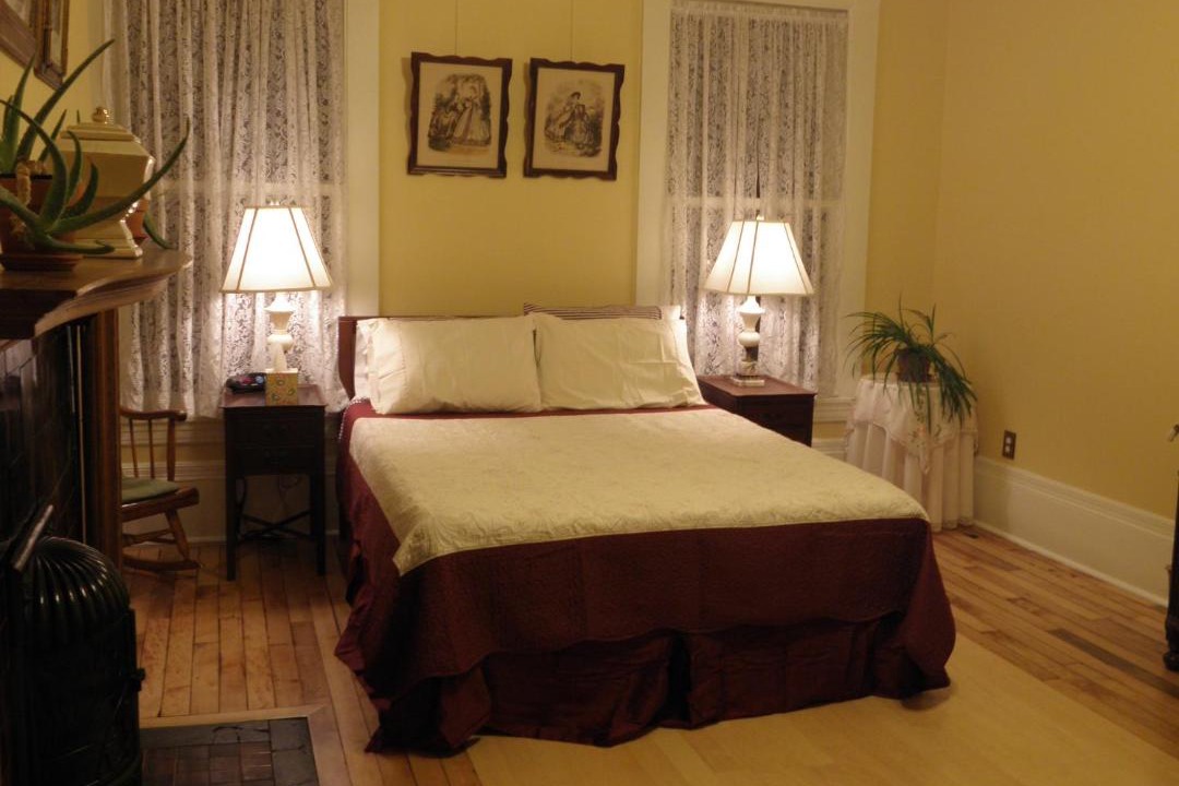 Photo of Bedroom in Lafayette Square