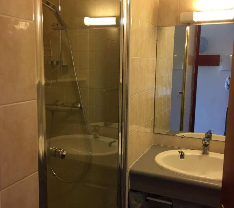 Photo of Bathroom in Souraide