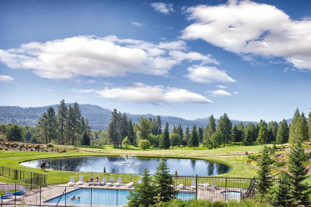 Photo of Others in Downtown Leavenworth