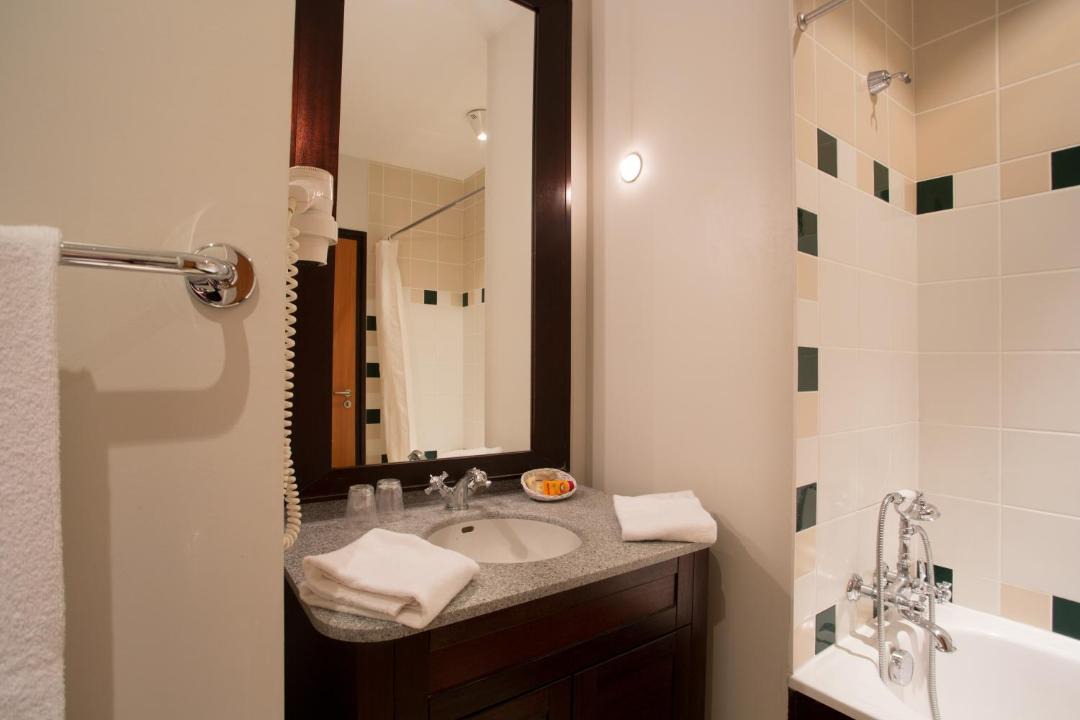 Photo of Bathroom in Plailly