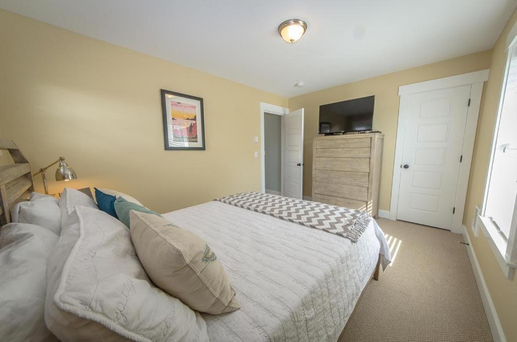 Photo of Bedroom in Olivia Beach