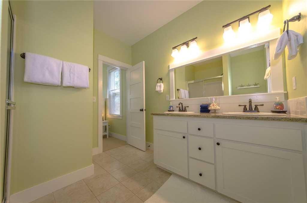 Photo of Kitchen in Olivia Beach