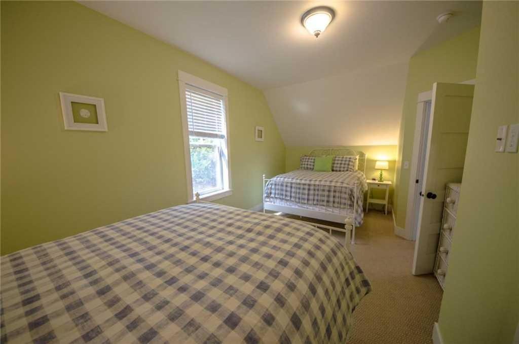 Photo of Bedroom in Olivia Beach