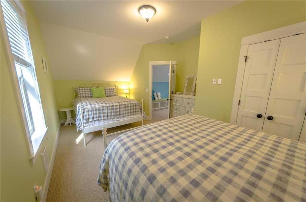 Photo of Bedroom in Olivia Beach