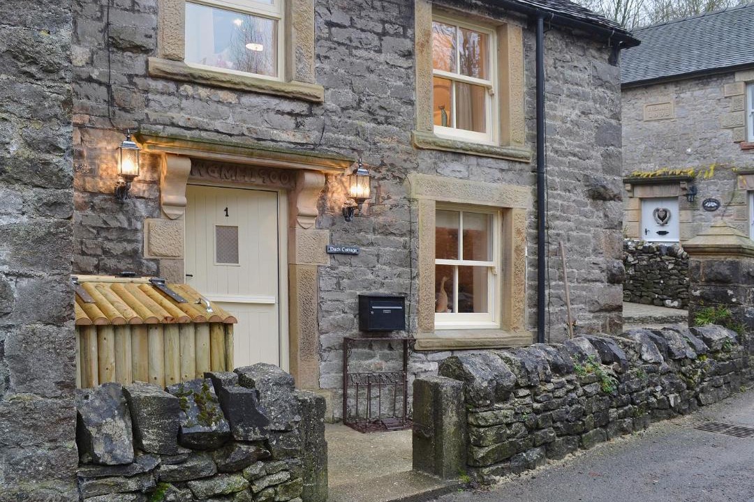 Photo of Buildings in Alstonfield