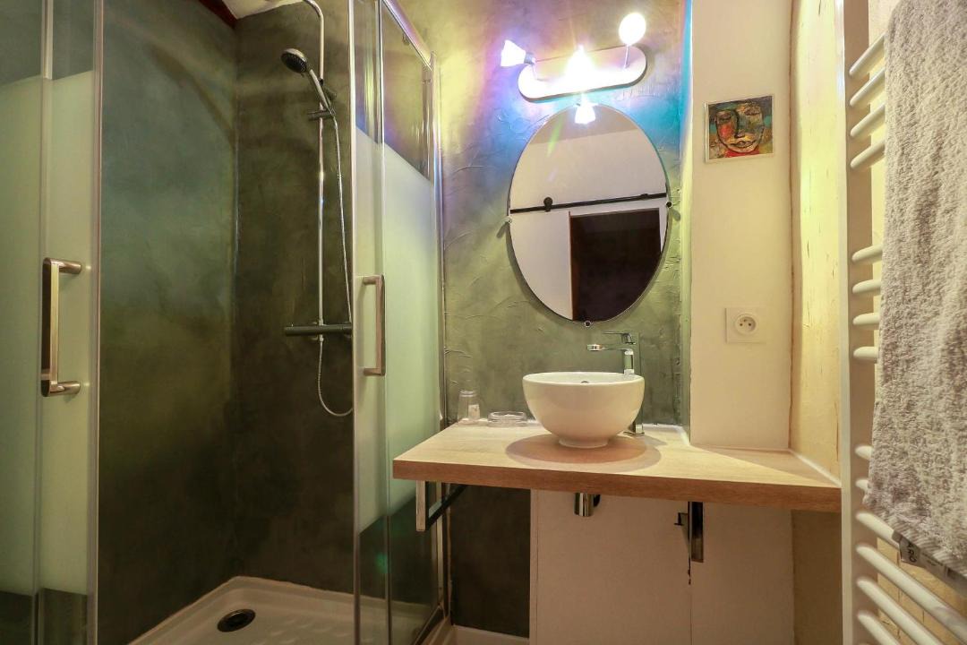 Photo of Others in Canens