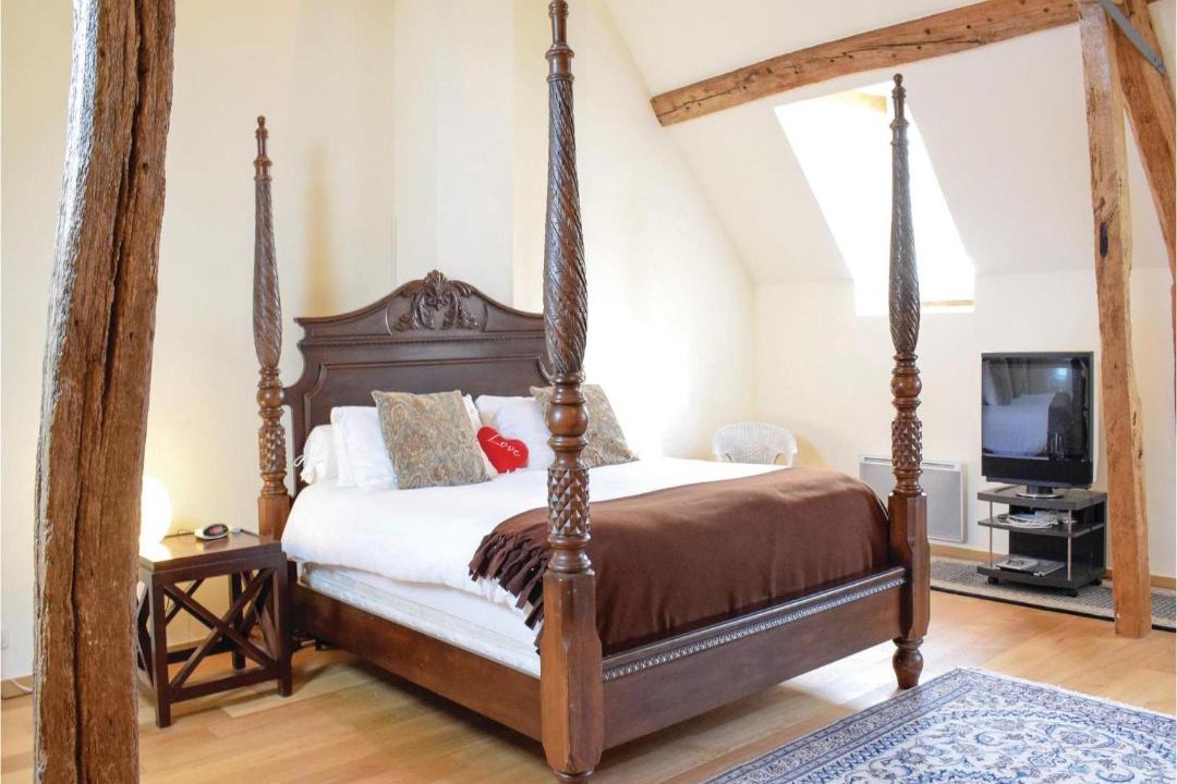 Photo of Bedroom in Ocquerre