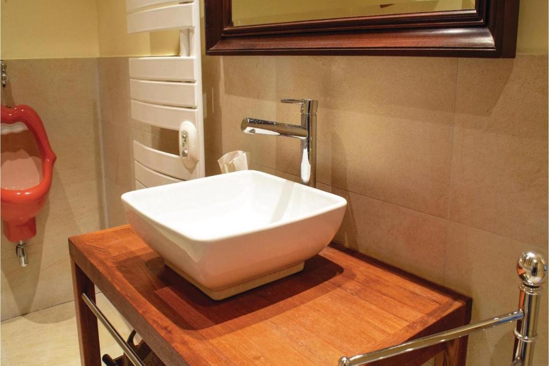 Photo of Bathroom in Ocquerre