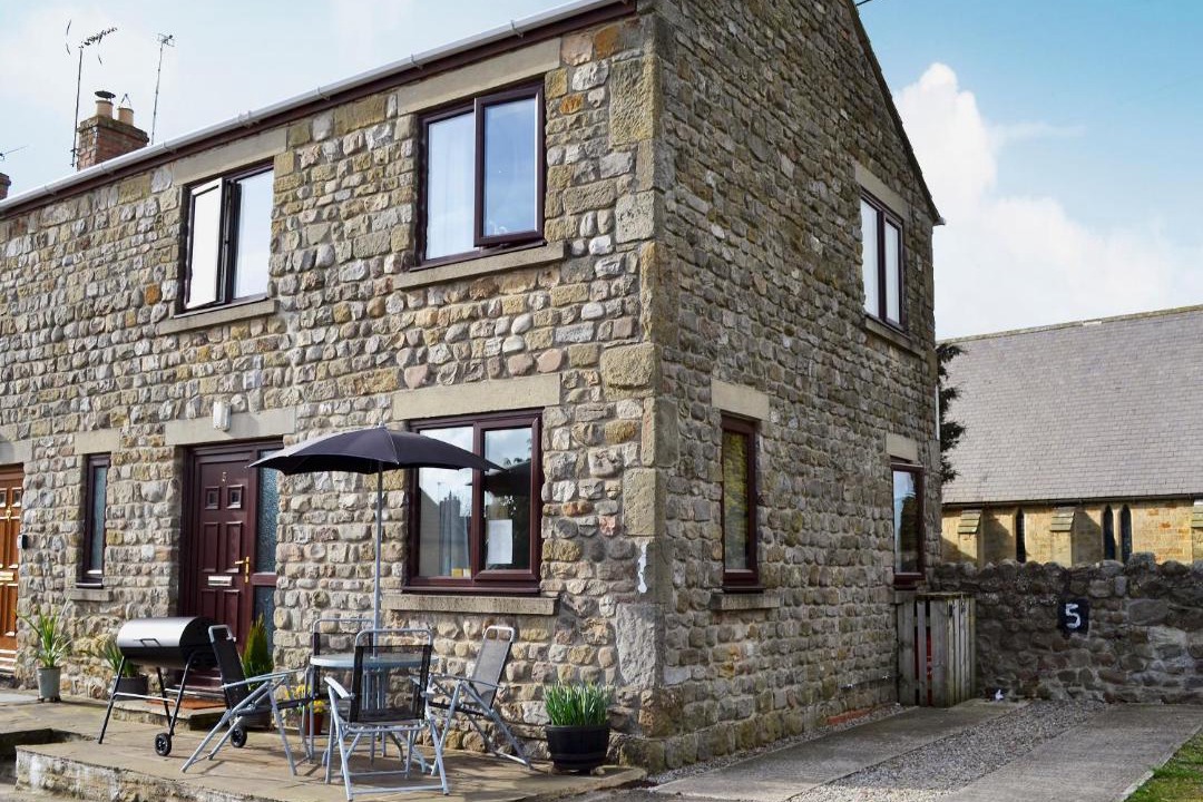 Photo of Buildings in Grewelthorpe