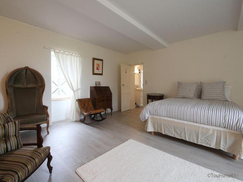 Photo of Others in Neuvy-au-Houlme