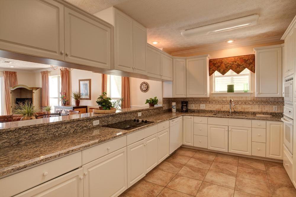 Photo of Kitchen in Silver Sands Beach