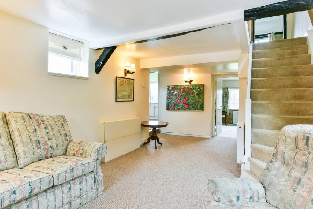 Photo of Livingroom in Edenbridge