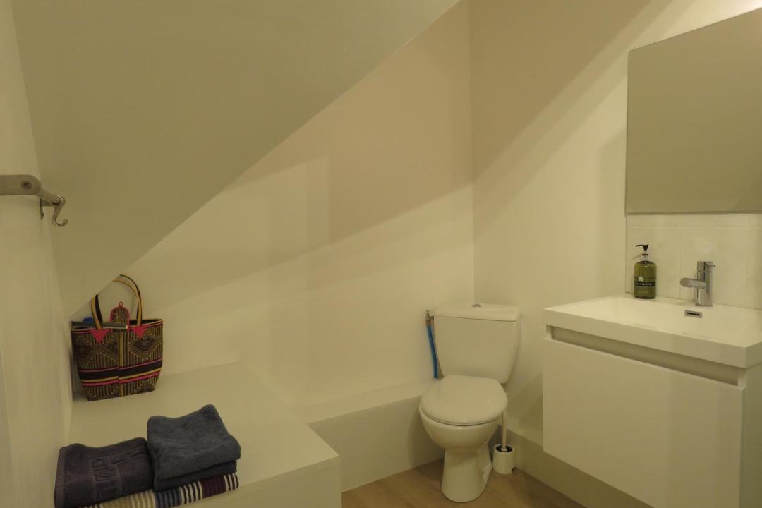 Photo of Bathroom in Dragey-Ronthon