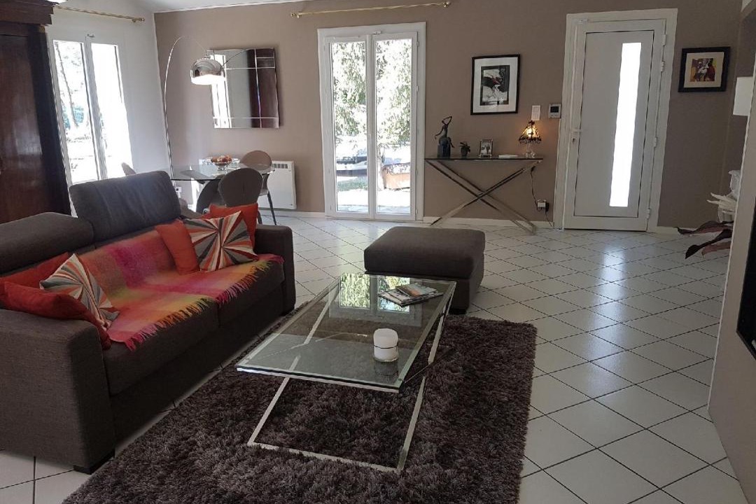 Photo of Livingroom in Lambesc