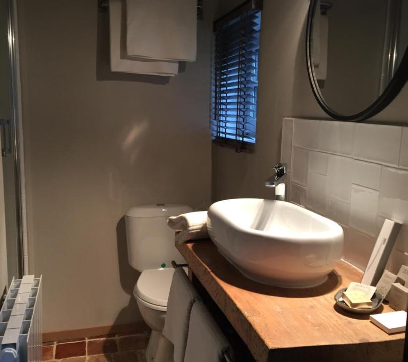 Photo of Bathroom in Isneauville