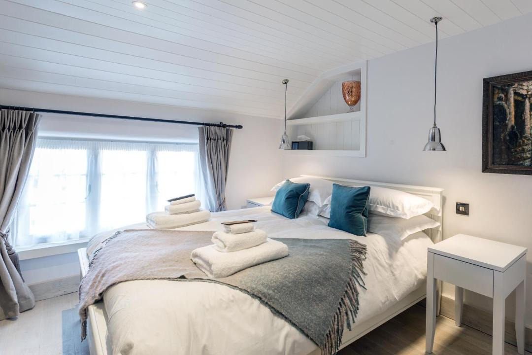 Photo of Others in Dalbury Lees