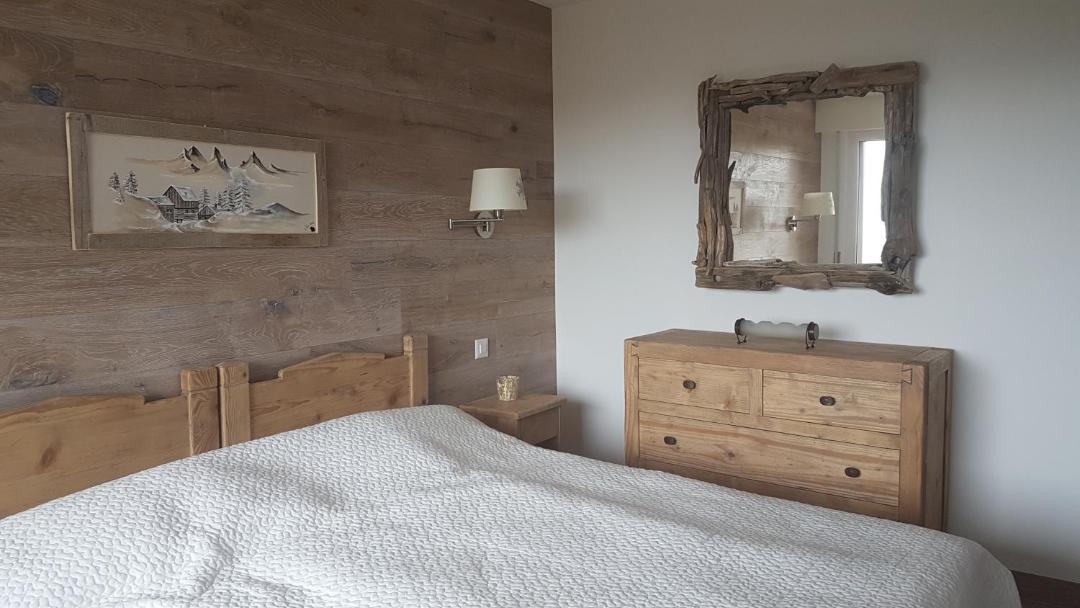 Photo of Bedroom in Lens