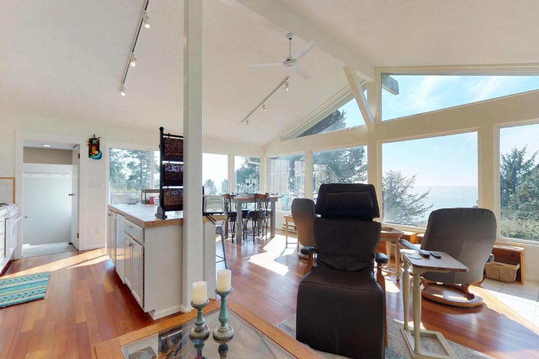 Photo of Livingroom in Otter Rock