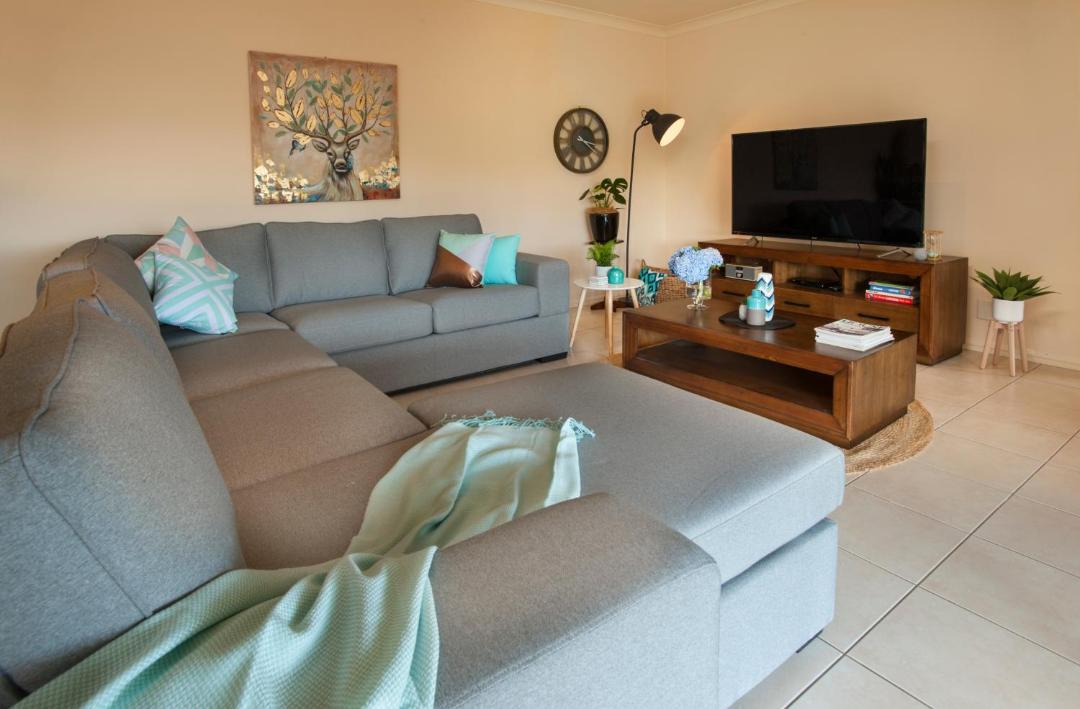 Photo of Others in Emerald