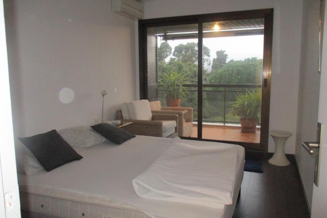 Photo of Bedroom in California - Pezou