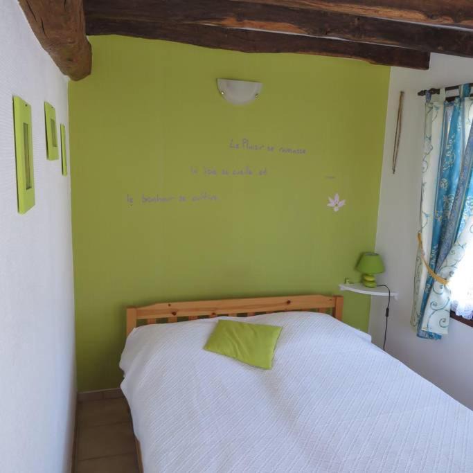 Photo of Bedroom in Biville-la-Baignarde
